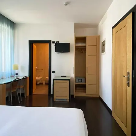 Luxury Station Apartment